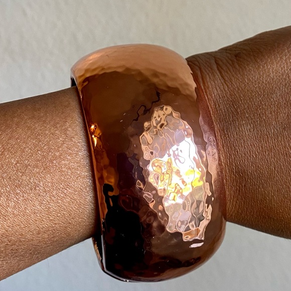 Fitbit Fitness Tracker Bracelet! 🏃♀️ Brand New (Rose Gold) - Picture 5 of 13